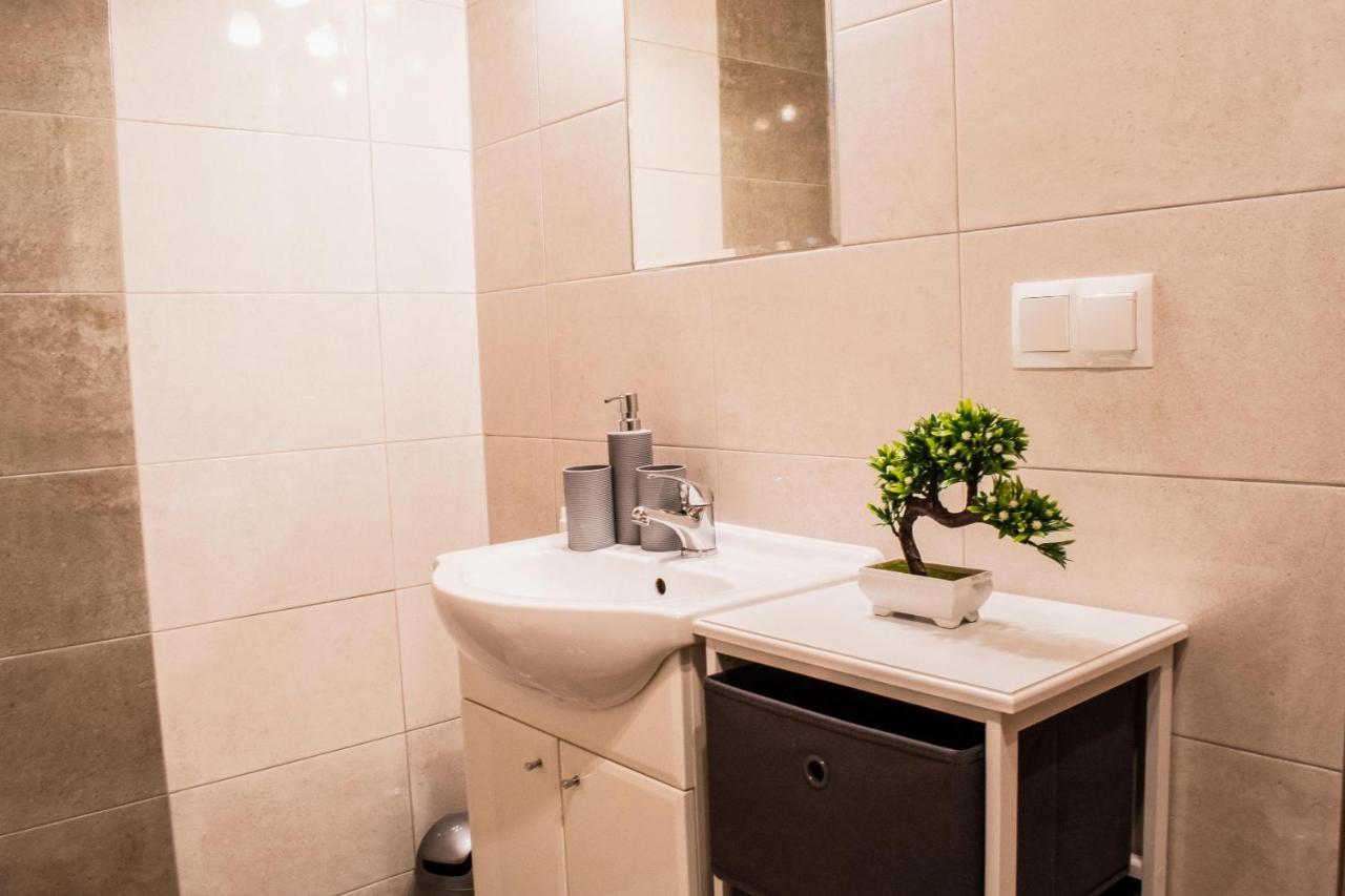 Apartamenty Dwupoziomowe U Ciotki มูชองค์ชิคแล ภายนอก รูปภาพ